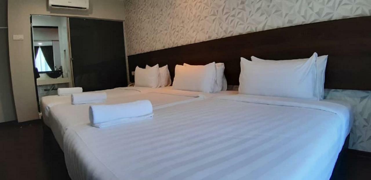 Miico Hotel @ Mount Austin Johor Bahru Dış mekan fotoğraf