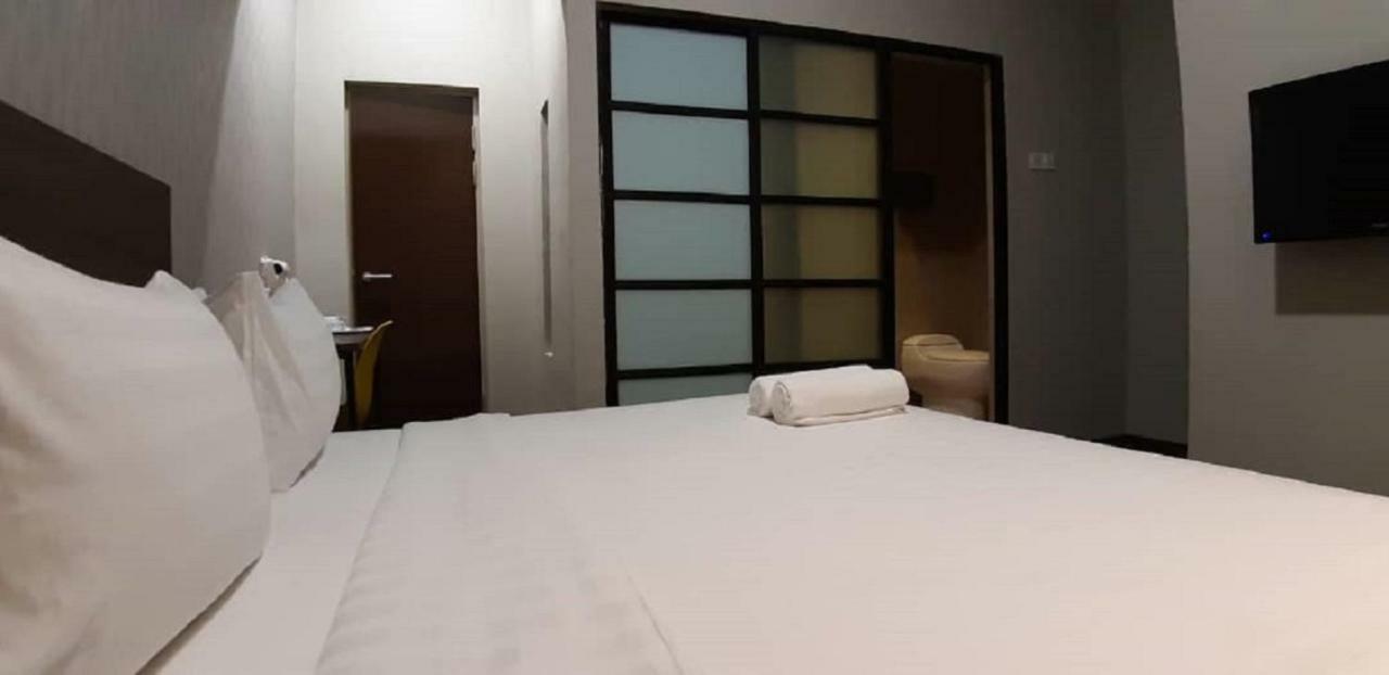 Miico Hotel @ Mount Austin Johor Bahru Dış mekan fotoğraf