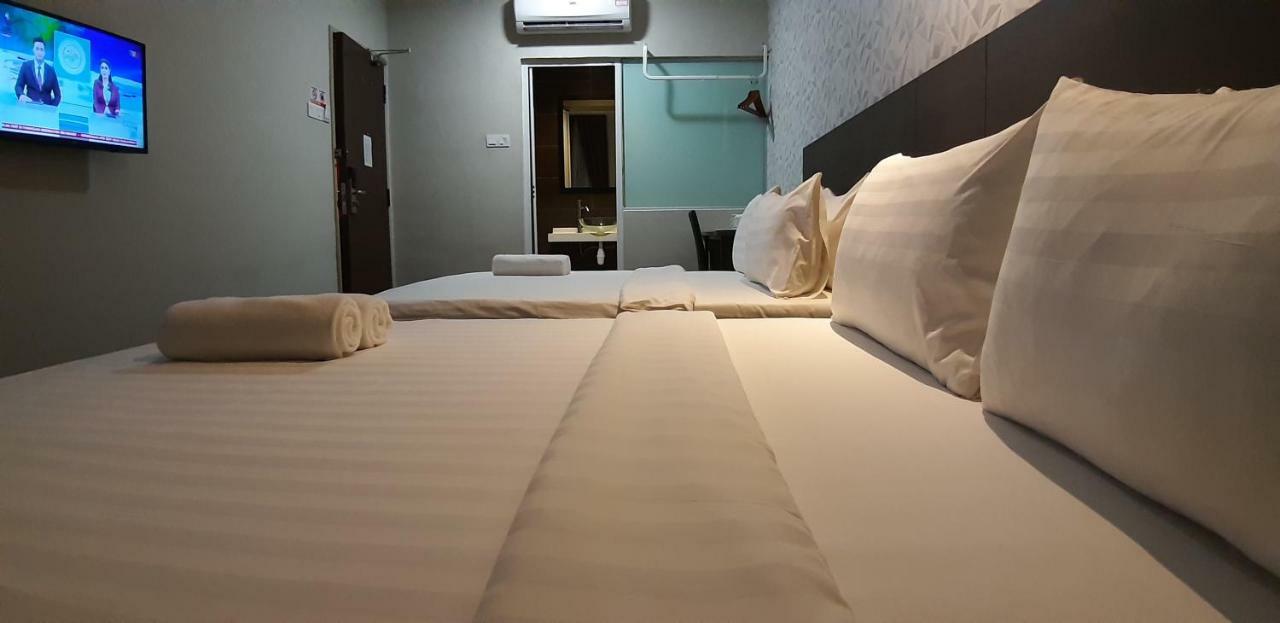 Miico Hotel @ Mount Austin Johor Bahru Dış mekan fotoğraf