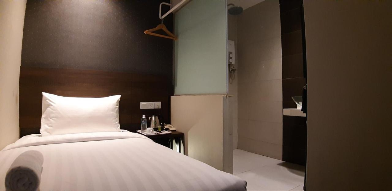 Miico Hotel @ Mount Austin Johor Bahru Dış mekan fotoğraf