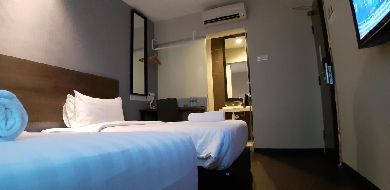 Miico Hotel @ Mount Austin Johor Bahru Dış mekan fotoğraf